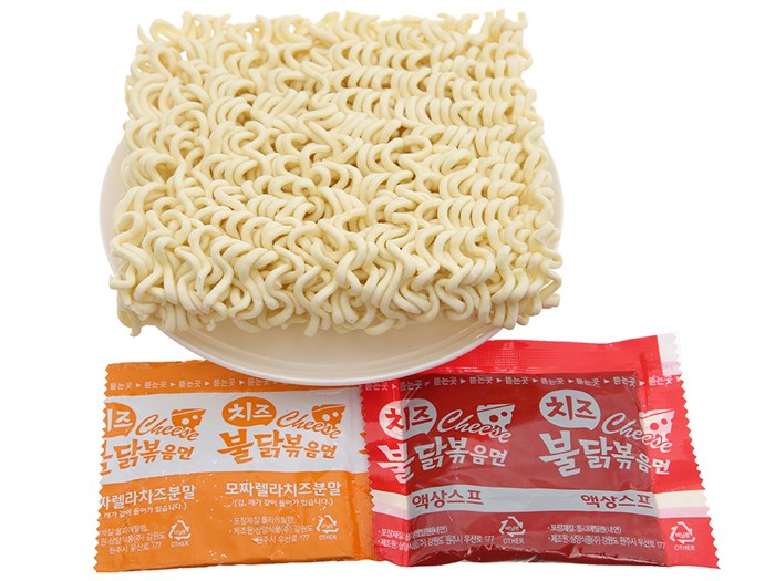 Mì Khô Gà Cay Vị Phô Mai Samyang Gói 140G*40Gói/1 thùng - Hình ảnh 4