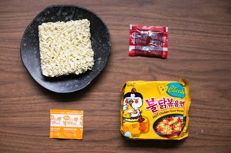 Mì Khô Gà Cay Vị Phô Mai Samyang Gói 140G*40Gói/1 thùng - Hình ảnh 3